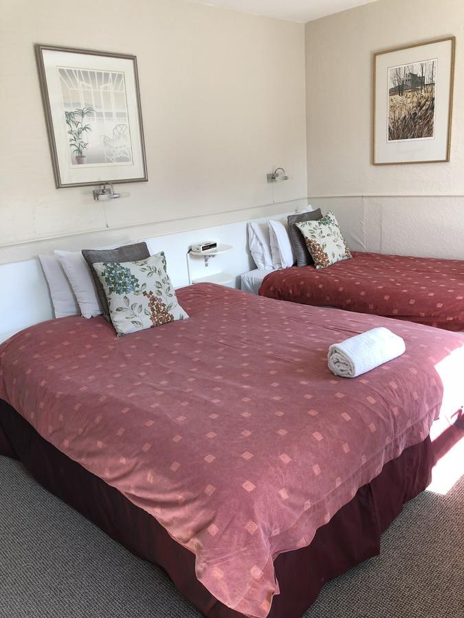 Chad Hill Hotel Сандаун Екстериор снимка
